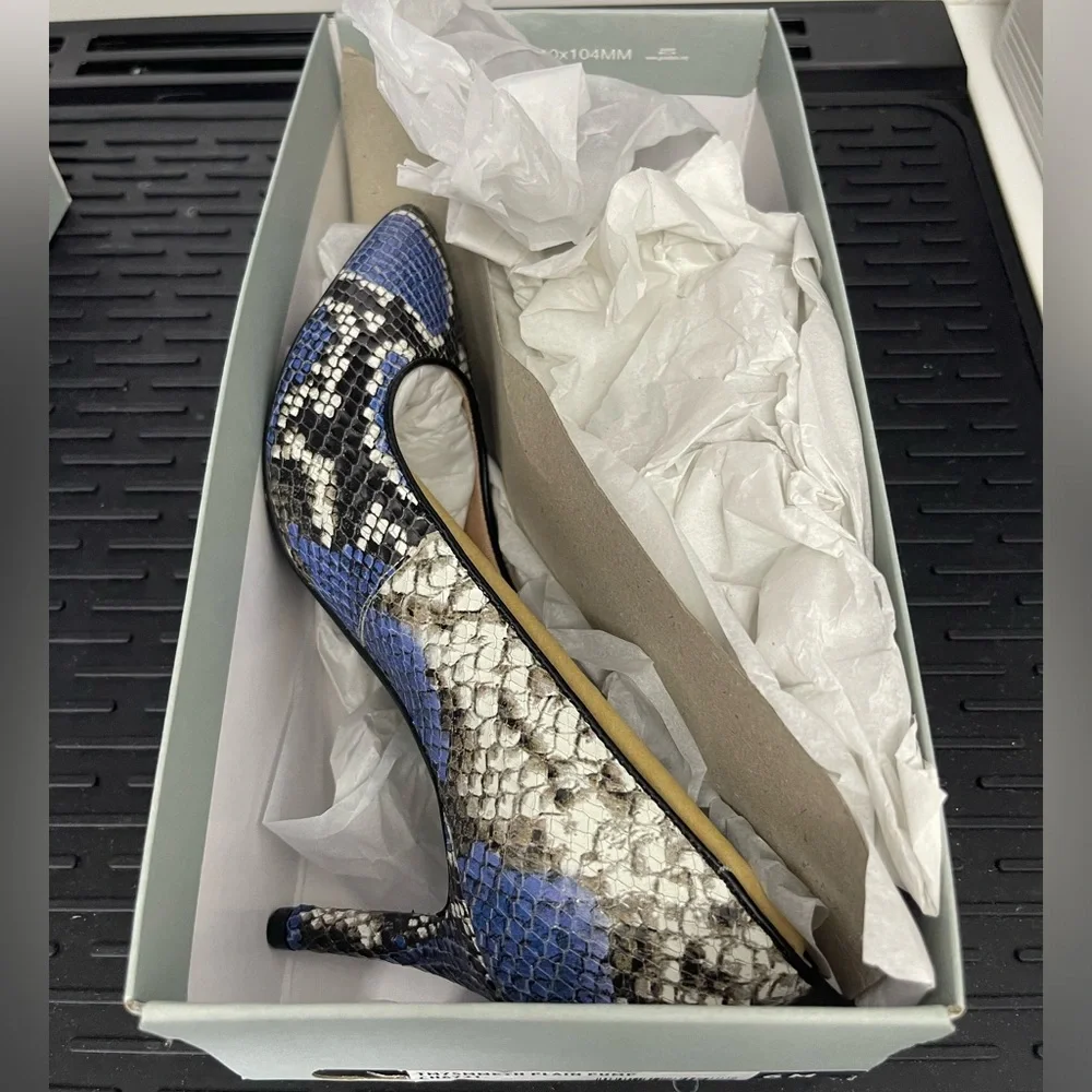 ROCKPORT 75mm Total Motion Women’s Pump Sz 6M CH6723 Blue Black Grey Snake - Picture 2 of 11
